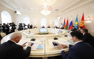 Nikol Pashinyan attends Eurasian Intergovernmental Council’s narrow-format meeting
