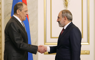 "Il faut reprendre le processus de paix afin de parvenir à un règlement définitif du conflit du Haut-Karabagh" - Nikol Pashinyan a reçu Sergueï Lavrov