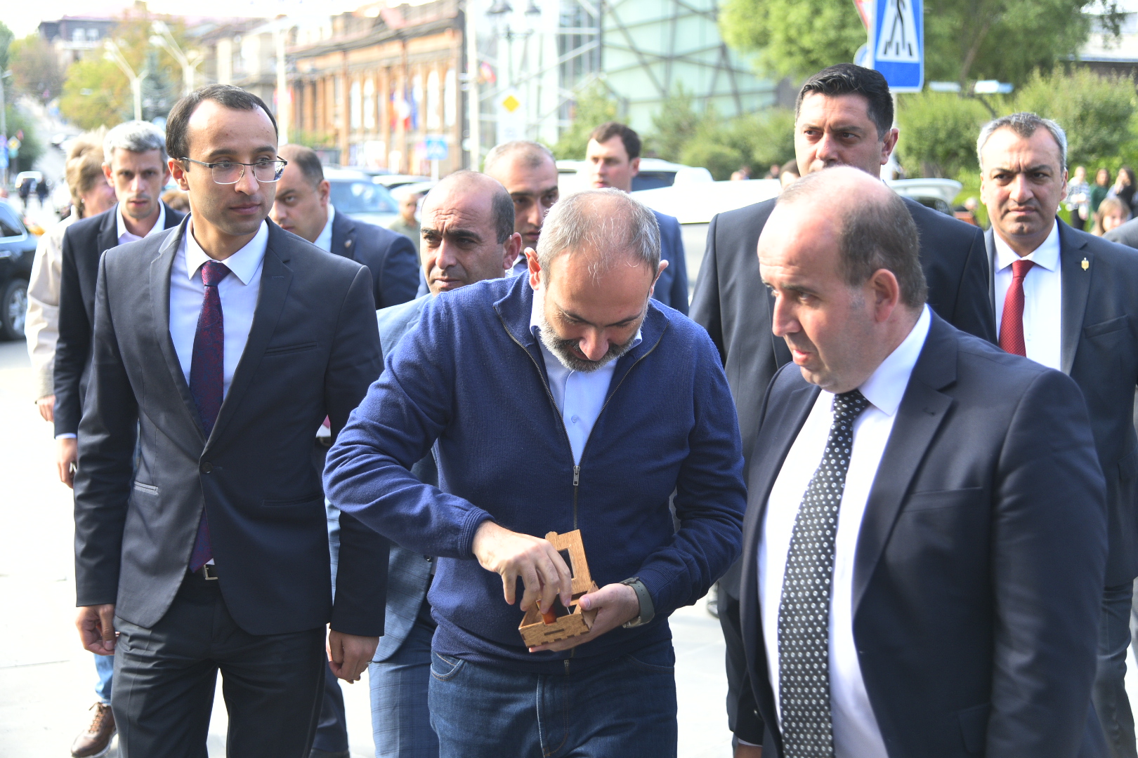 16898_b.jpg (1620×1080)