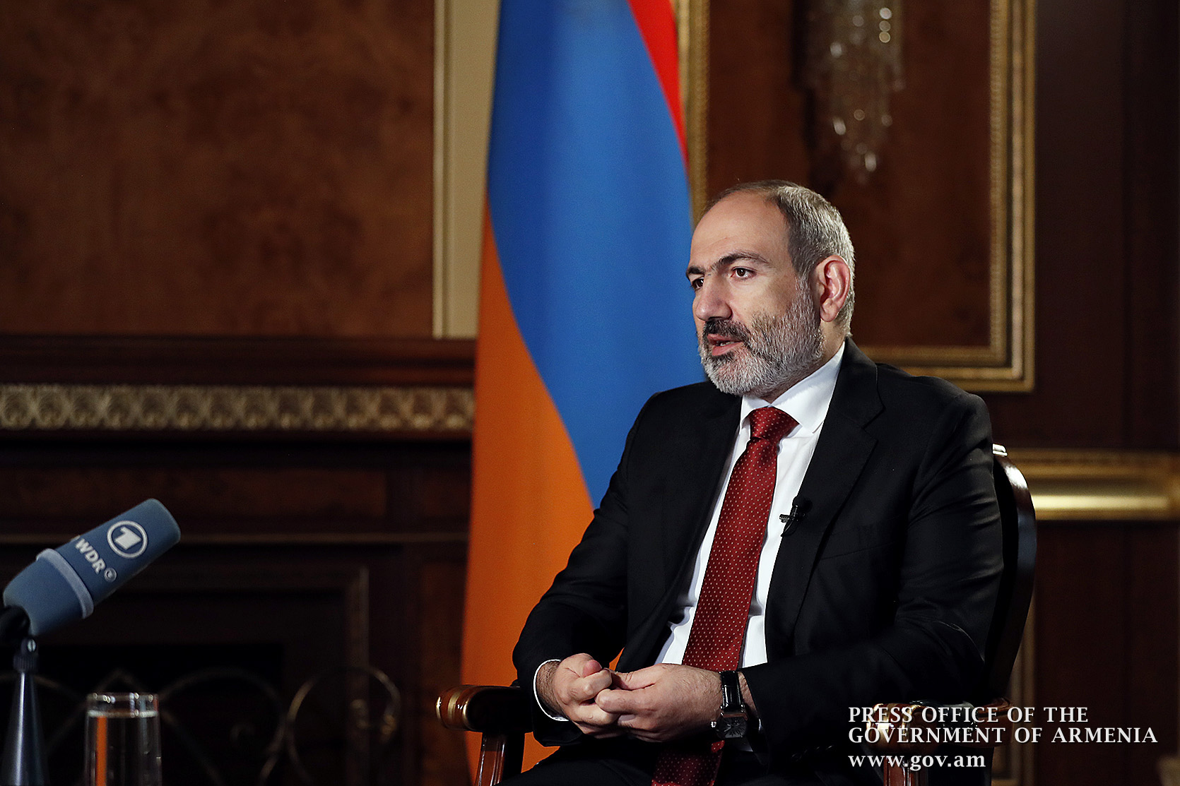 Бывший премьер министр армении. Премьер министр Армении 2016. Премьер министр Армении 1997 год.