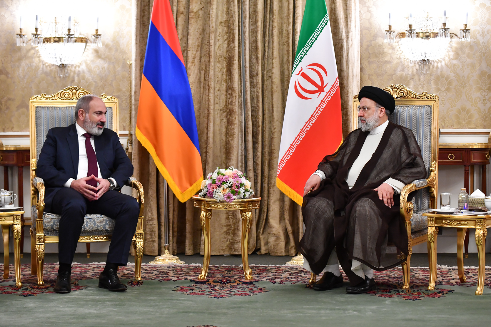 Премьер министр ирана. Пашинян раиси. Премьер-министр Ирана 2013. Иран Армения. Пашинян Iran.