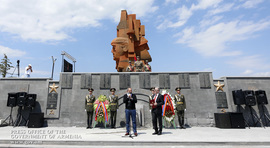 Le discours du Premier ministre Nikol Pashinyan à l'ouverture du mémorial à Hrazdan