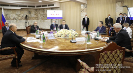 Для нас особенно ценно, что в это непростое время вы приехали в Армению: премьер-министр принял участие в открытии Евразийского межправительственного совета