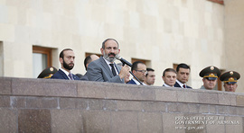 Никол Пашинян присутствовал в министерстве обороны на выпускном мероприятии военно-образовательных учреждений 2017-2018 учебного года